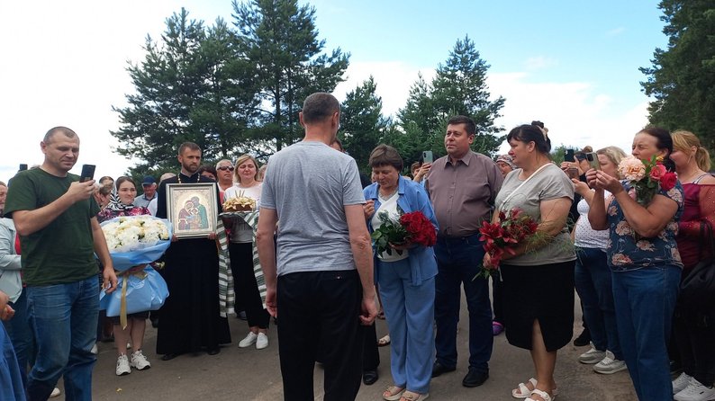 Зустріч з полону: додому повернувся Руслан Сало з Рівненщини
