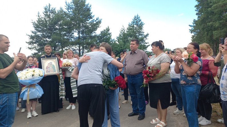 Зустріч з полону: додому повернувся Руслан Сало з Рівненщини